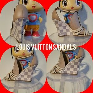 AUTHENTIC LOUIS VUITTON SANDALS  SIZE  35.5